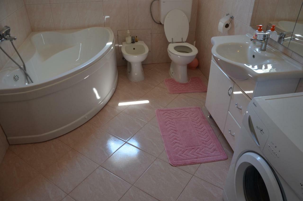 Ema & Sea Apartment'S بولا المظهر الخارجي الصورة